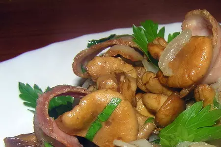 Грибное рагу с беконом