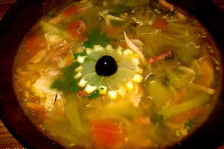 Солянка  сборная (семейная) на курином бульоне
