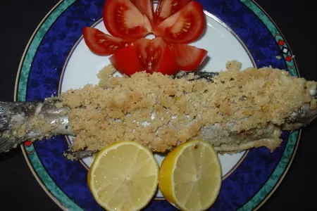 Радужная форель под штрейзельной крошкой.