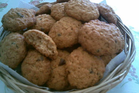 Фото к рецепту: Печенье песочное с овсянкой и миндалём