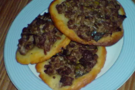 Ватрушки из творожного теста с мясом
