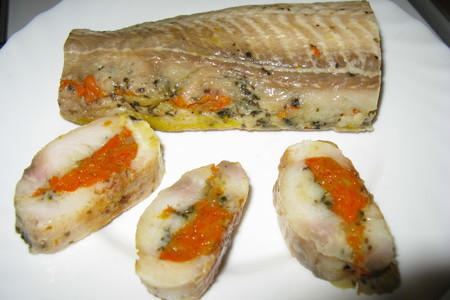Фото к рецепту: Рыбный рулет ( начинка любая )