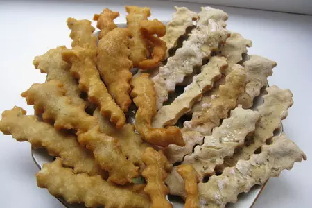 Палочки из сырого картофеля, жареные и печёные