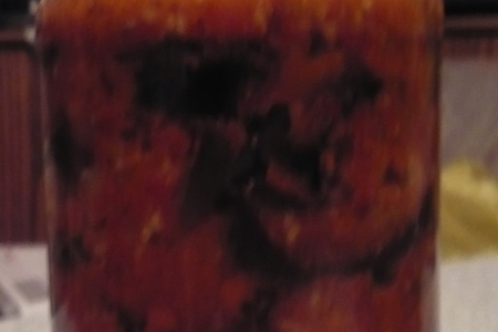 Фото к рецепту: Баклажаны в соусе из красного перца