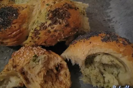 Хлеб с зеленью и паприкой