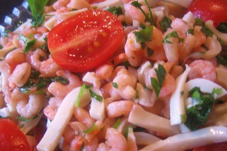 Фото к рецепту: Салат для любителей морепродуктов