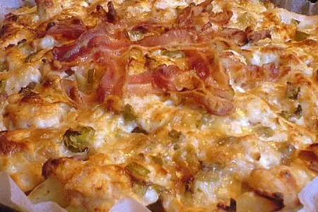 Запеканка рыбная с козьим сыром, под "беконовой сеткой"