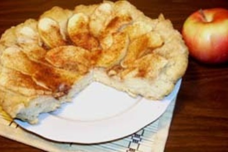 Песочный пирог с яблоком