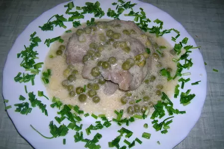 Сливочная индейка с горошком по-чешски