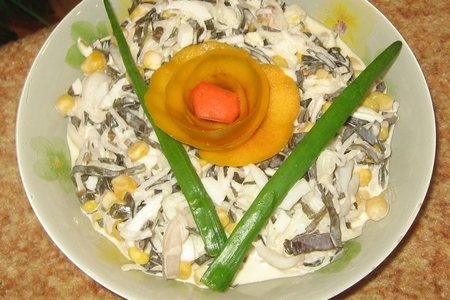 Фото к рецепту: Салат с дайконом и морской капустой