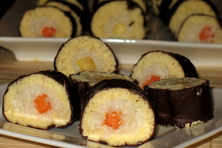 Фото к рецепту: Пирожное "суши"