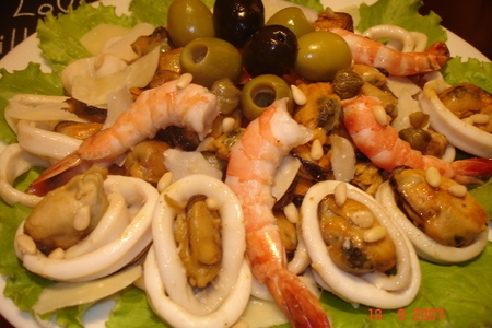Фото к рецепту: Салат из морепродуктов