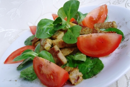 Фото к рецепту: Салат корн с мясом и помидорами
