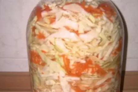 Капуста хрустящая квашенная