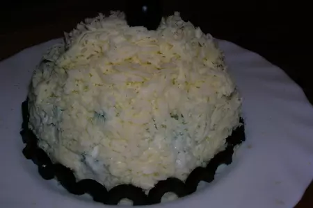 Салат  рыбный с сыром