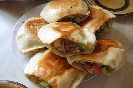 Питта с начинкой.