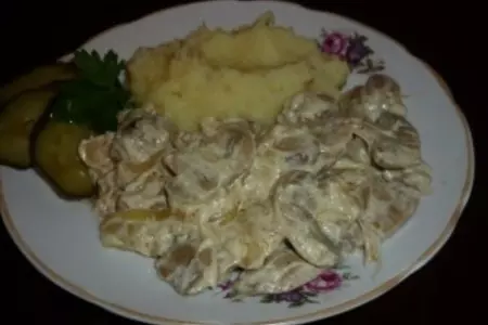 Шампиньоны в сметане