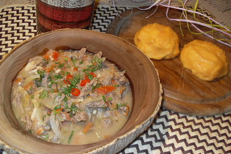 Фото к рецепту: Фуфу с говядиной в соусе ша-ка-ла-ка