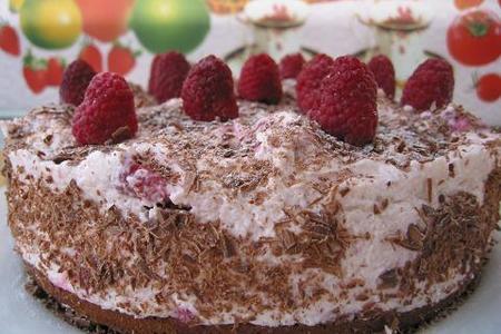 Малиново-шоколадный торт-суфле