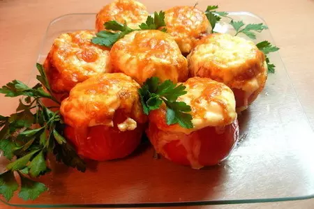 Помидоры, фаршированные курицей