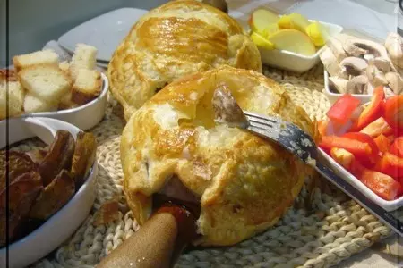 Сырное фондю в горшочках