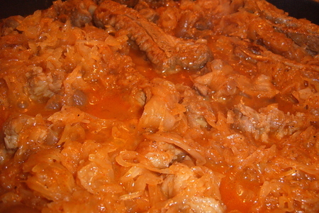 Фото к рецепту: Свиные ребрышки с квашеной капустой по венгерски—toros káposzta