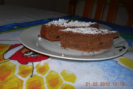 Фото к рецепту: Bolo humido de chocolate или шоколадное пироженое