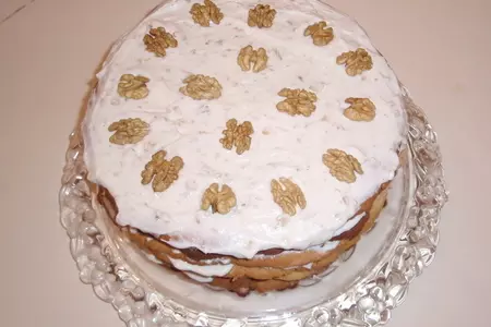 Медовый сметанник с ореховым вкусом