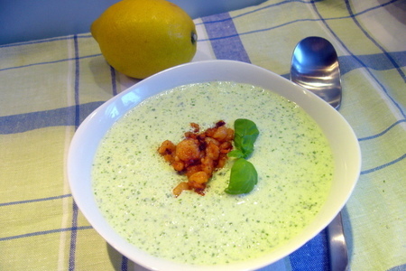 Холодный огуречно-базиликовый суп с креветками