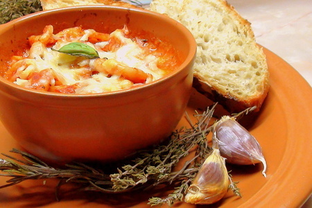Фото к рецепту: Орикетте, домашняя паста с томатным соусом.