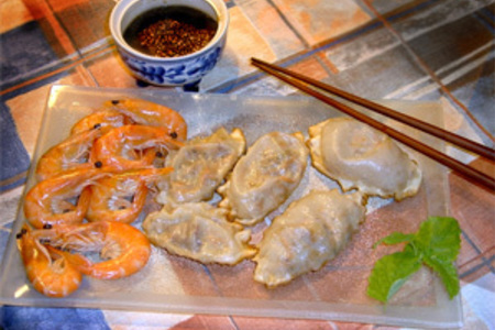 Фото к рецепту: Гёдза – японские пельмени  с морепродуктами