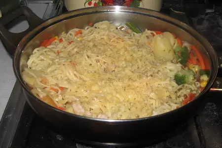 Спагетти с овощной смесью