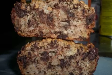 Воздушные маффины с шоколадом и орехами и мацовой мукой