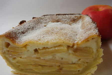 Яблочный пирог со сметаной.