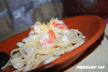 Быстрая паста (спагетти с морепродуктами в сливочном соусе).