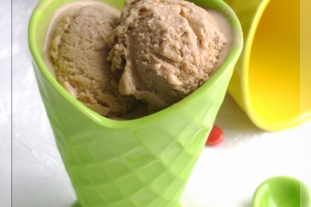 Шоколадное мороженое  в решетчатых чашках