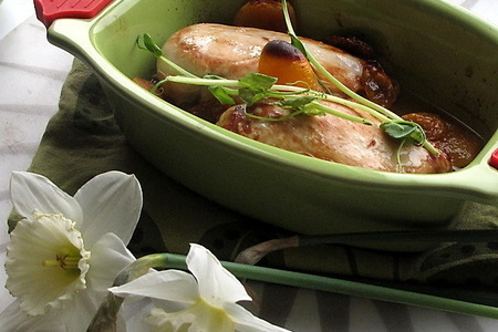 Фото к рецепту: Куриная грудка с сухофруктами в ароматном маринаде