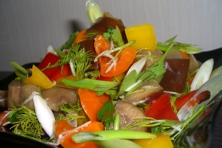 Фото к рецепту: Салат из баклажан и болгарского перца(без отваривания и обжаривания)