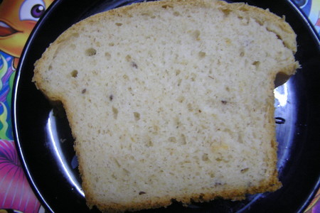 Хлеб с манкой и семенами льна.