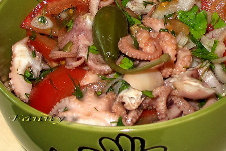 Фото к рецепту: Салат с осьминогами