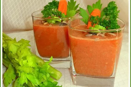 Смузи овощной для ужина (из сельдерея, моркови и помидора)
