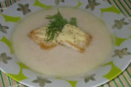Чесночный крем-суп с беконом