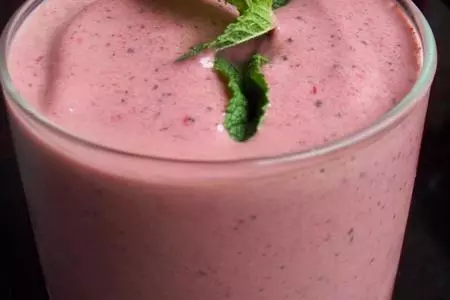Клубнично-шоколадный смузи.