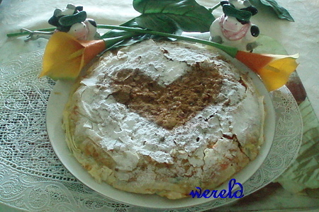 Фото к рецепту: B'stilla - марокканский пирог с курицей