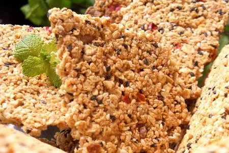 Миндально -овсяные  хлебцы,остро чесночные.