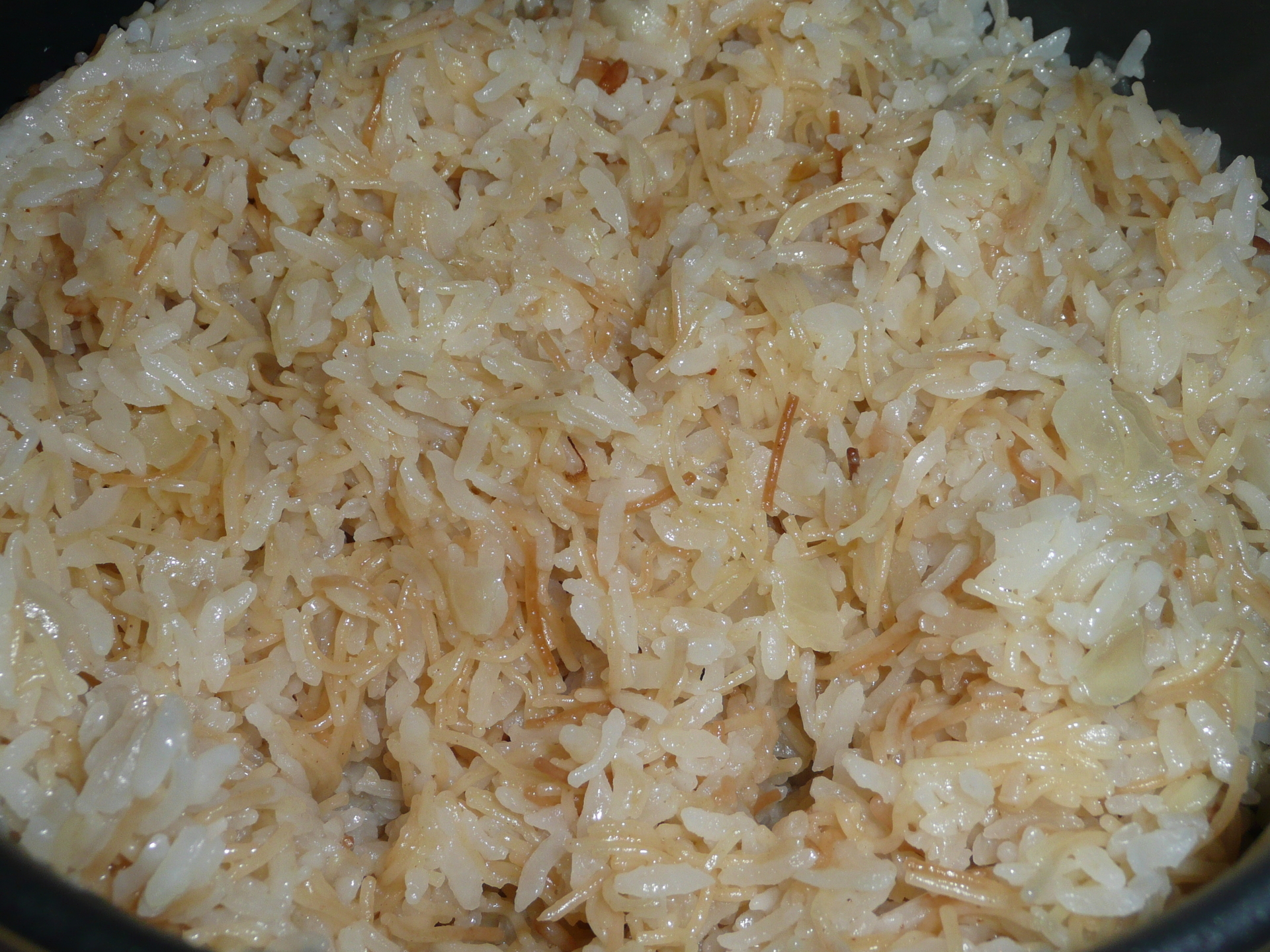 Вермишель с рисом рецепт. Рис с вермишелью. Рис с жареной вермишелью. Вермишелька с рисом. Арабский рис с вермишелью.