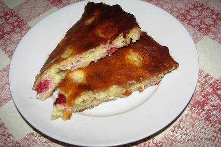 Фото к рецепту: Творожный пирог-экспромт с малиной