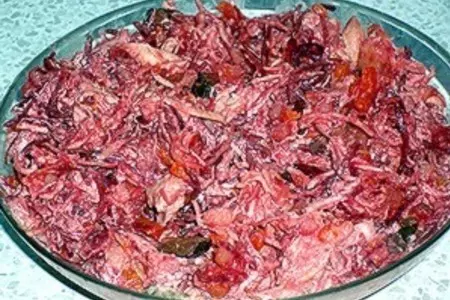 Овощной салат с курицей