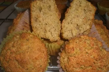 Пряные закусочные маффины из цукинни
