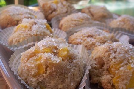 Фото к рецепту: Печенье  кокосовое с орехами и манго